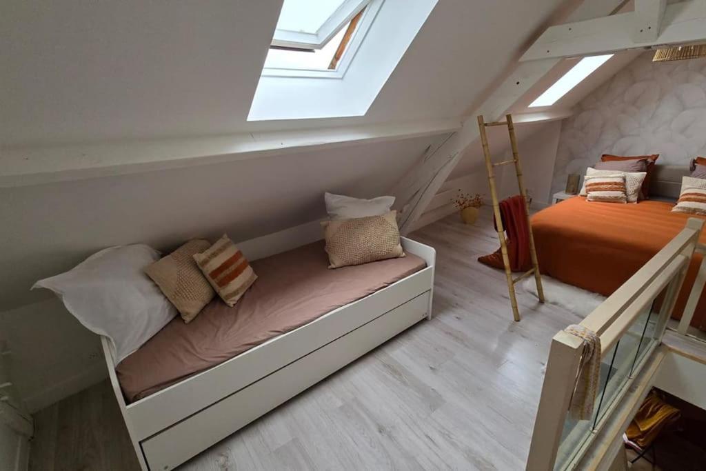Le Royal Billy Apartment Dreux Exterior photo