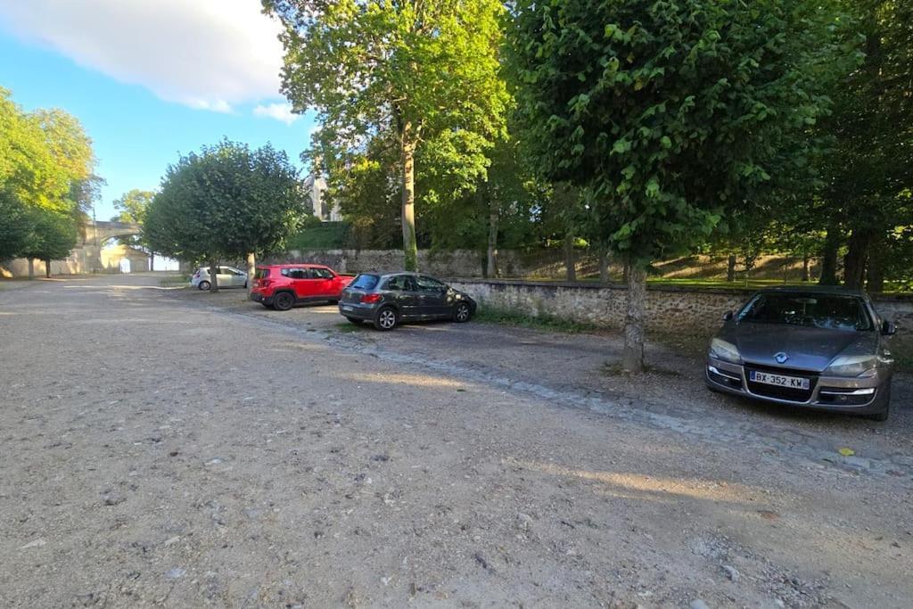 Le Royal Billy Apartment Dreux Exterior photo